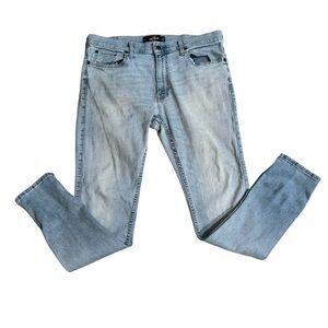 Hollister super skinny advanced stretch light washed distressed jeans W36 x L32.